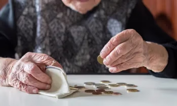 Кыргызстанда пенсионерлердин пенсиясы 7%га көтөрүлөт