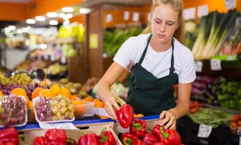 Минтруда напомнило, сколько часов могут работать подростки летом