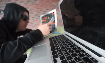 Сак болуңуз: алдамчылар Башкы прокуратуранын атынан фейк билдирүүлөрдү жиберүүдө