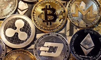 Крипторынок под давлением: биткоин падает, альткоины и стейблкоины в фокусе