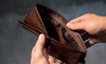 За чертой бедности в Кыргызстане остаются почти два млн человек