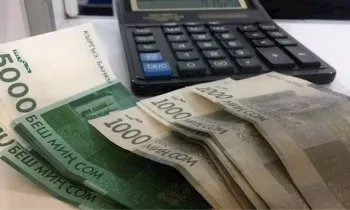 Более 18 млрд сомов направят на повышение зарплат: кто получит прибавку