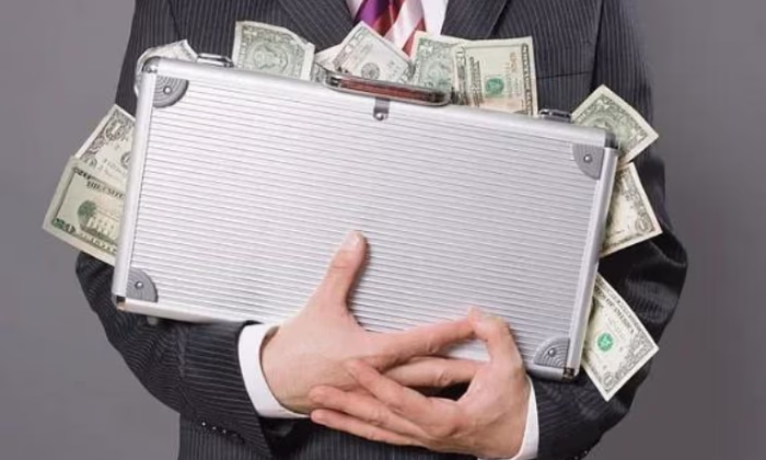 За полгода кредитный портфель банков КР составил 173,5 миллиарда сомов