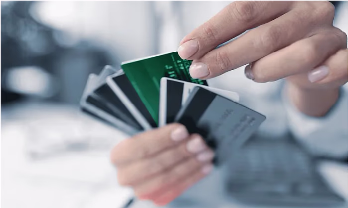 Кыргызстанда жашоочулардын санына караганда банктык карталардын саны көп