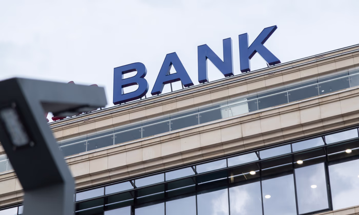 Госфиннадзор зарегистрировал новые выпуски акций банков и компаний