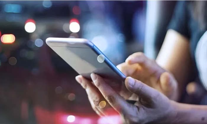 Накталай эмес эсептешүүнүн жаңы деңгээли: Кыргызстанда тез төлөмдөр системасы ишке кирет