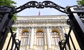 После десяти снижений подряд Банк России сохранил размер ключевой ставки
