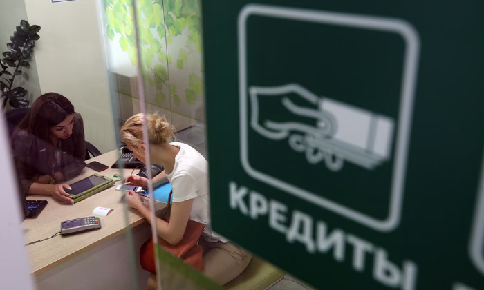 Кыргызстанцы предпочитают кредиты в нацвалюте