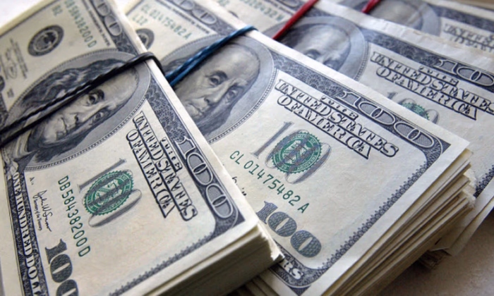 Доллар подешевел до показателей начала года