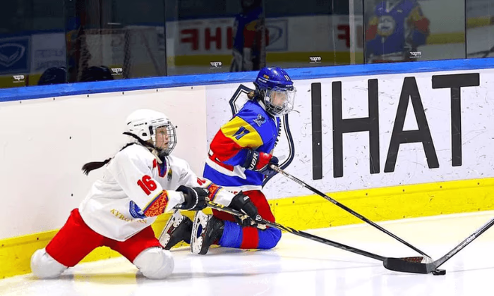 Женская национальная сборная КР по хоккею с шайбой обыграла команду Кувейта