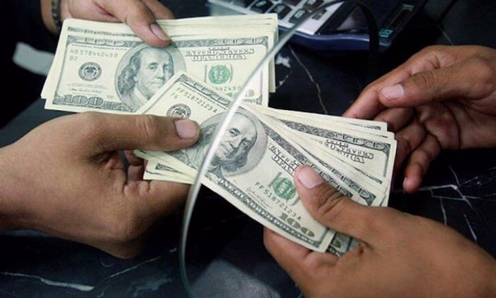 Размер денежных переводов в апреле снизился