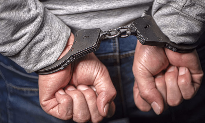 В Новосибирске задержан сотрудник банка КР, завладевший деньгами клиента