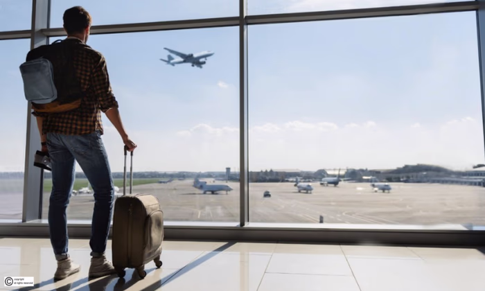 Нерезидент открыл карты в банке КР: Что сделать до отъезда, чтобы они работали?