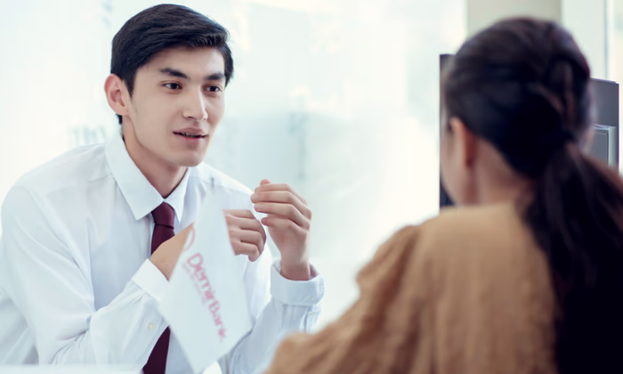 В течение двадцати дней филиалы DemirBank работают без перерыва на обед