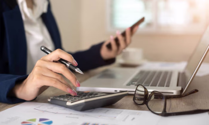 ЕНД не представили 15 478 государственных и муниципальных служащих