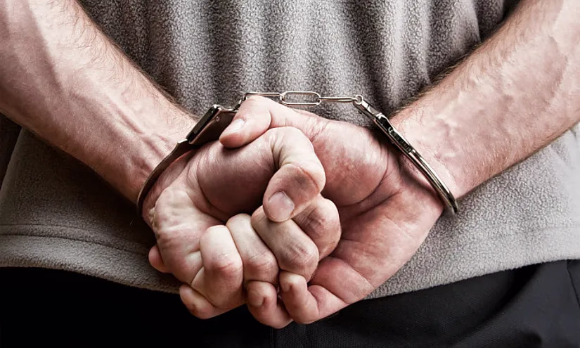 В Алматы провалилась попытка ограбления банка - видео