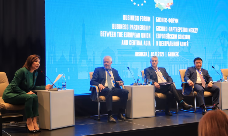 На экономическом форуме обсудили развитие креативной экономики в КР