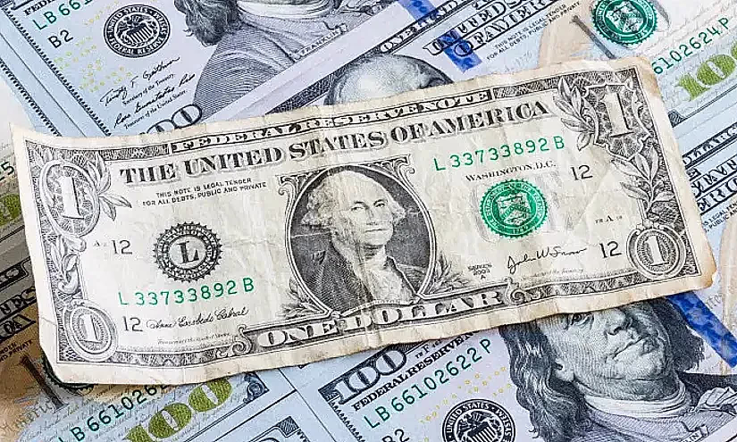 Кыргызстанда акча алмаштыруучу жайлар эски долларларды алууда кандай комиссия алышат?