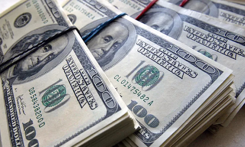 Улуттук банк банктарга эскилиги жете элек нак чет өлкө валютасын сыртка алып чыгууга убактылуу уруксат берди