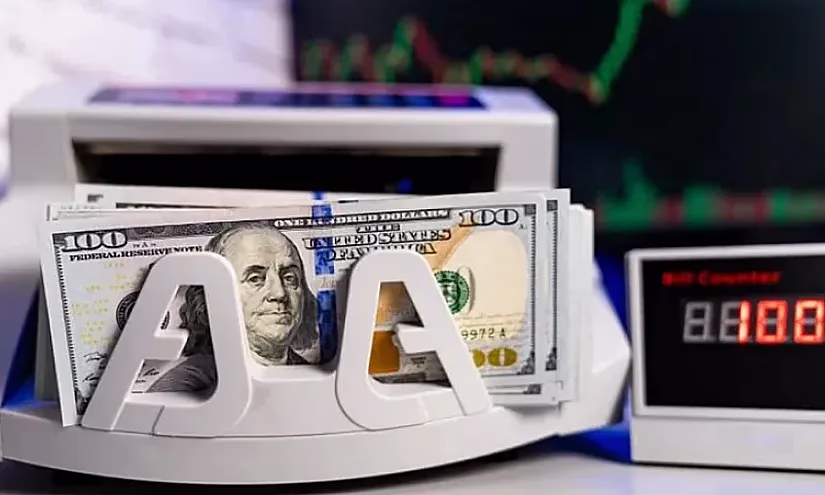 Нацбанк оштрафовал обменник в Джалал-Абаде и нелегальных менял в Узгене