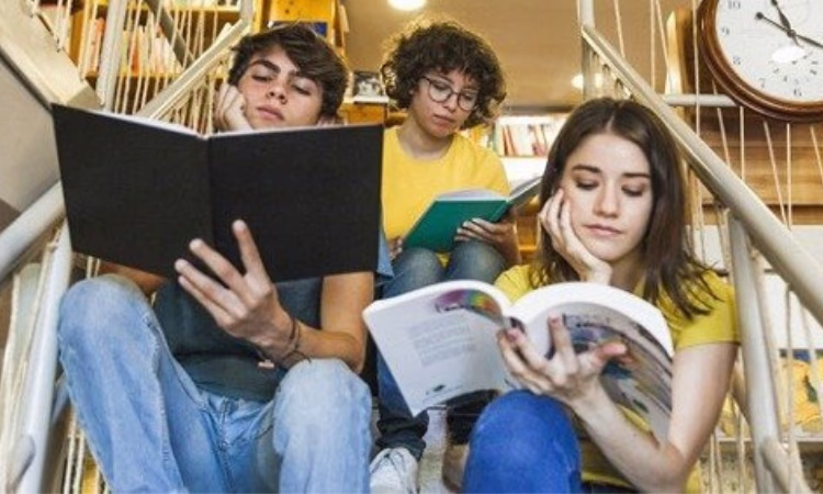 К Всемирному дню сбережений ЭЛКАРТ разыграет книги на тему личных финансов