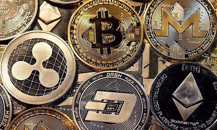 Крипторынок под давлением: биткоин падает, альткоины и стейблкоины в фокусе