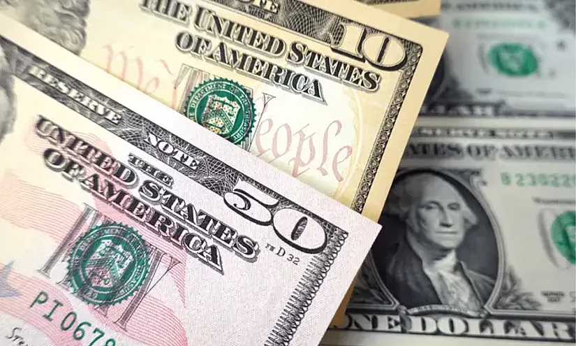 Нацбанк КР вновь продлил разрешение на вывоз ветхих и «белых» долларов США