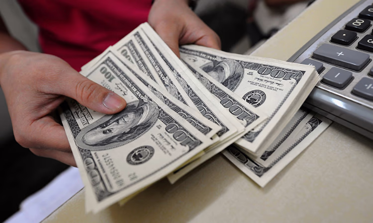 Приток денежных переводов в КР из РФ в августе составил 232 млн долларов