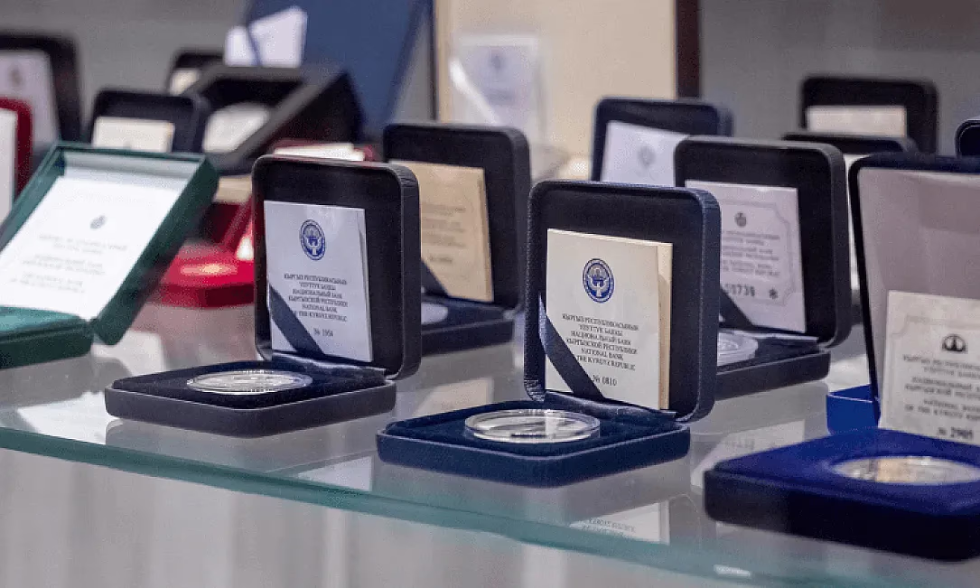 Нацбанк КР объявил конкурс для художников-дизайнеров на разработку эскизов коллекционных монет