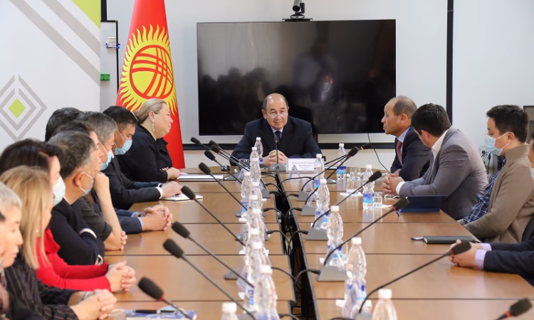 Новый глава НБ КР встретился с представителями банковского сектора