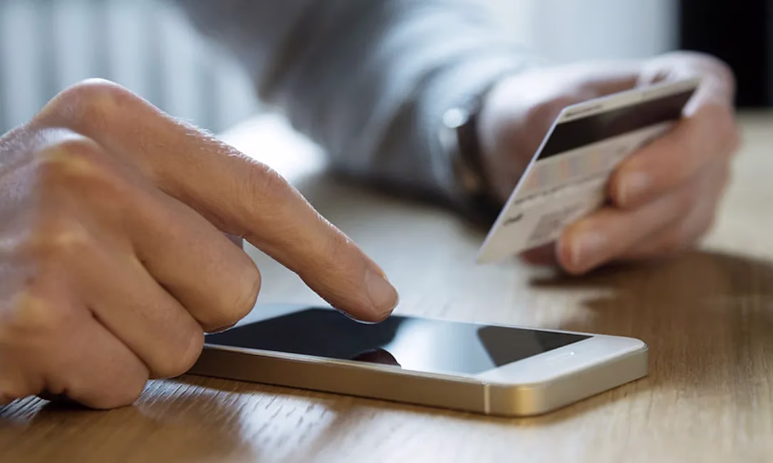 Банк России намерен ужесточить контроль за переводами россиян за границу