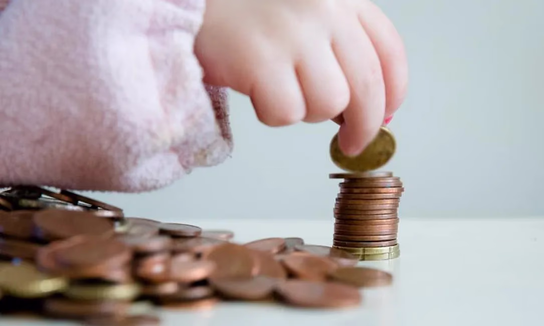 Кнут для отцов: в Кыргызстане планируют наказывать неплательщиков алиментов