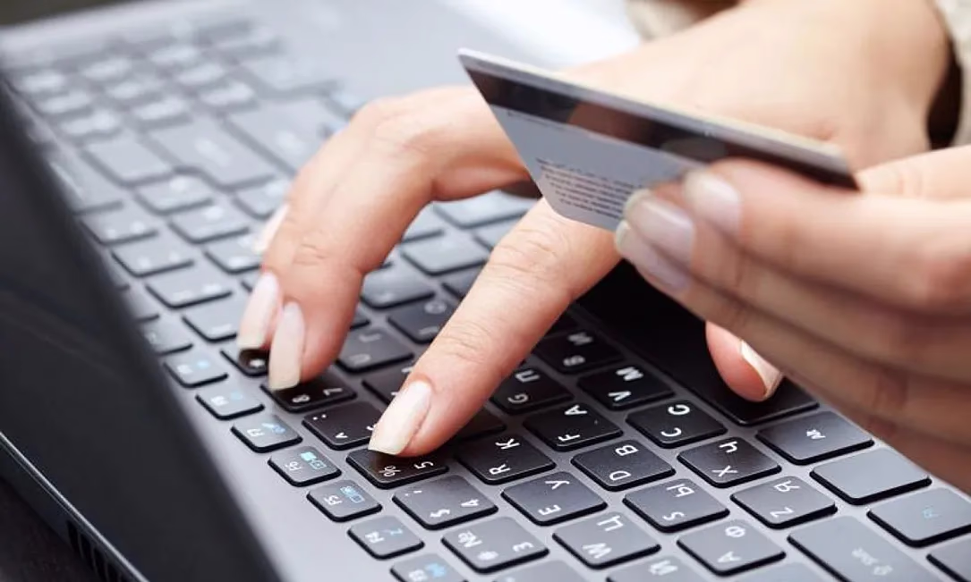 Обещала открыть путь. Бишкекчанка подозревается в интернет-мошенничестве