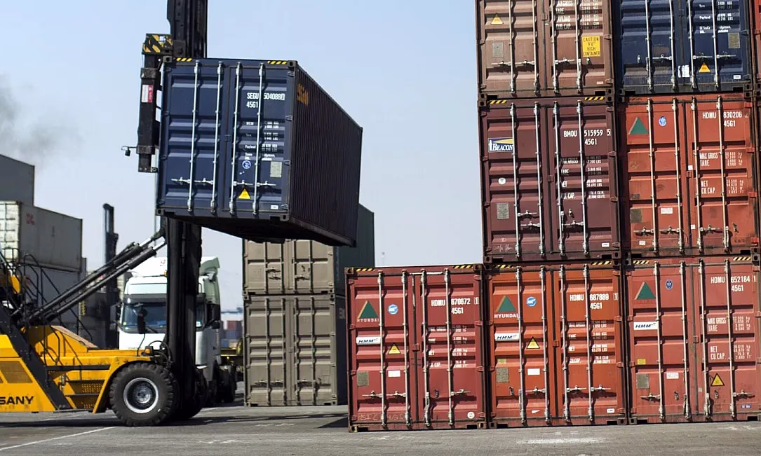 Экспорт Кыргызстана упал почти вполовину по итогам 2025 года