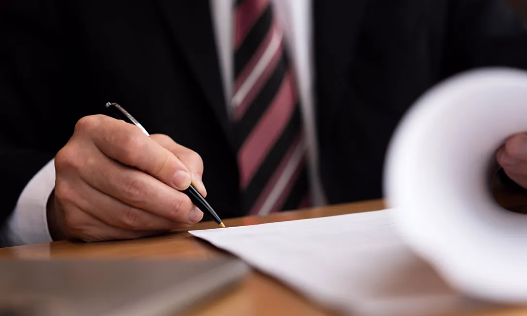 Новые правила нотариата: что нужно знать кыргызстанцам