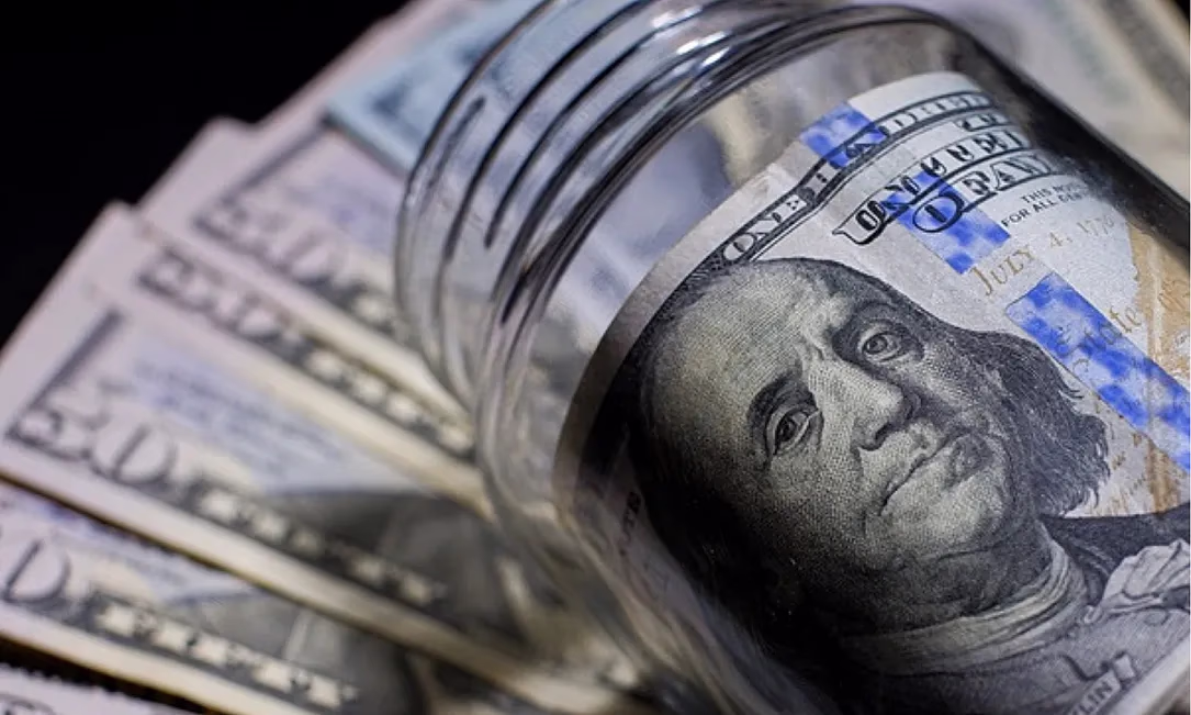 Нацбанк КР провел крупнейшую интервенцию на сумму 162,55 млн долларов США