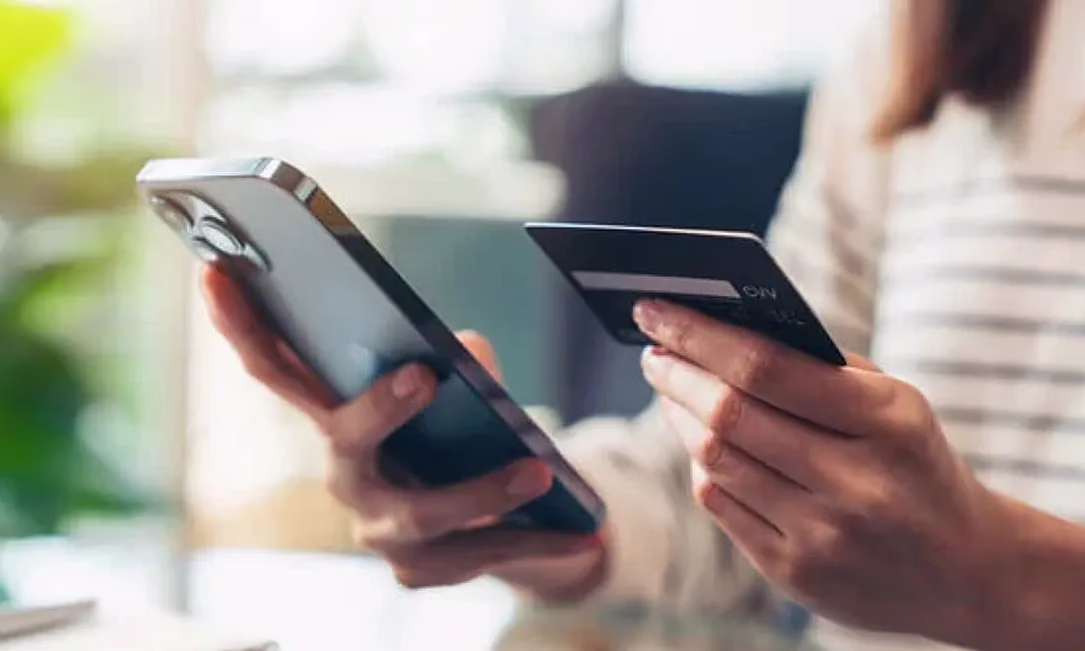 Депутат предлагает ужесточить правила онлайн-кредитования молодежи