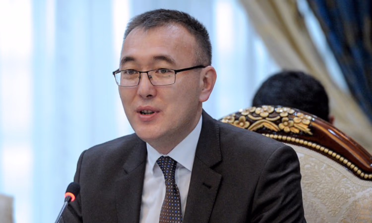 Глава НБКР: «Своевременные интервенции не дают разыграться обменному курсу»