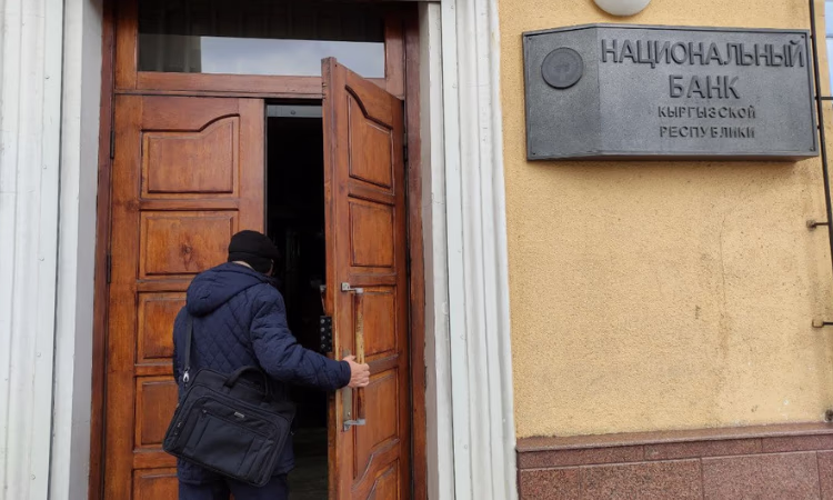 Нацбанк упростит лицензирование обменок и расширение микрокредиток