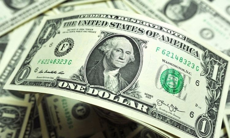 Доллар за два дня вырос на два сома