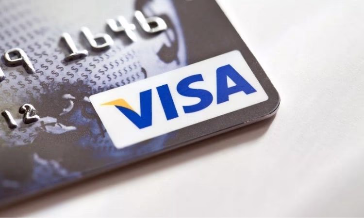 Visa выпустит в США кредитку с кешбэком в биткоинах