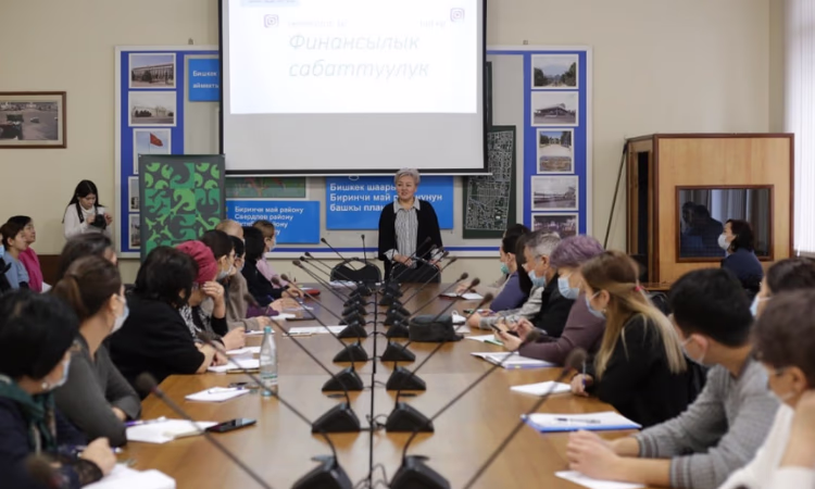 В Первомайском акимиате прошел тренинг по финансовой грамотности