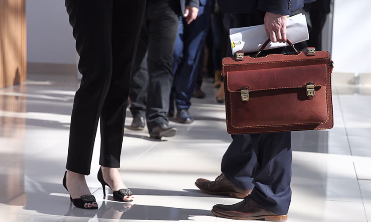 Во всем мире женщины получают зарплату до 22% меньше, чем мужчины