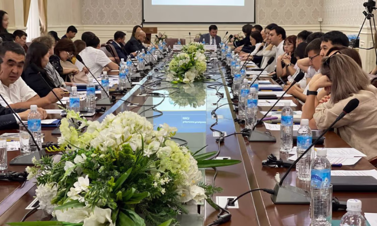 В Бишкеке прошел круглый стол по проекту экстренной помощи бизнесу