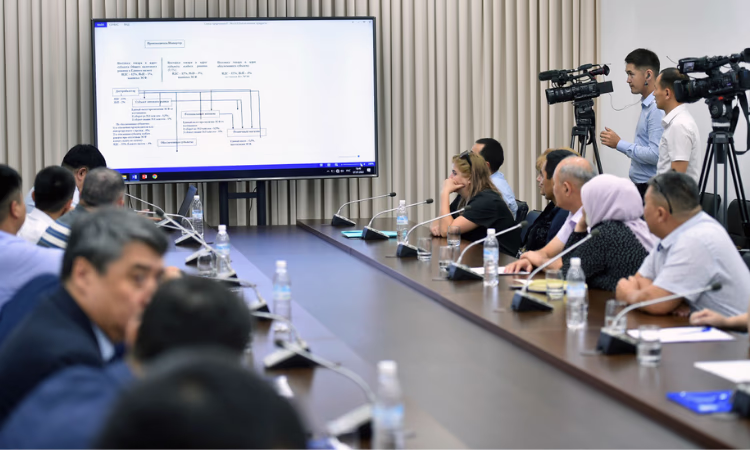 Налог для бизнеса с годовым оборотом более 8 млн сомов составит до 1%