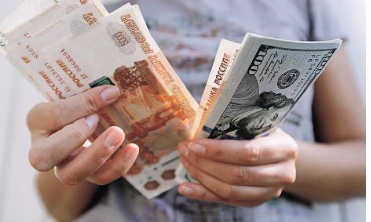 Рубль снова подешевел