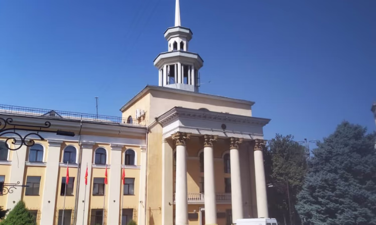 НБ КР намерен увеличить долю безналичных платежей, особенно в регионах