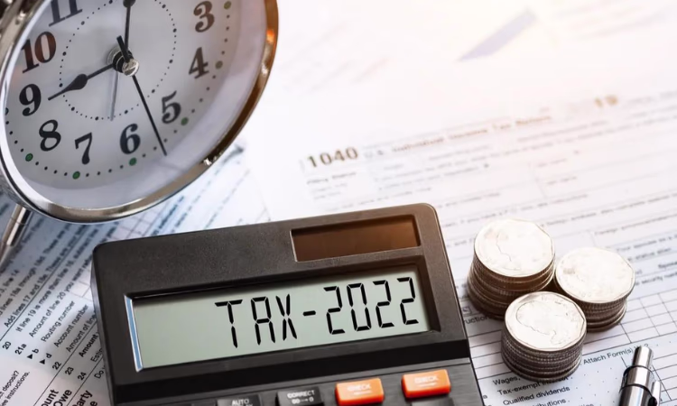 За 11 месяцев ГНС собрала 185,8 млрд сомов налогов и страховых взносов