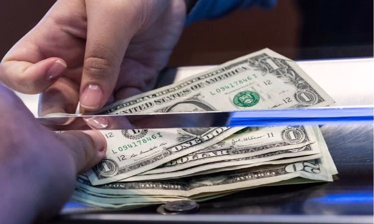 Предвещается сокращение денежных переводов