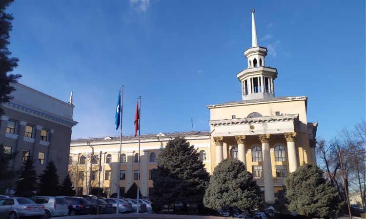 Нацбанк приостановил действие лицензий восьми столичных обменок